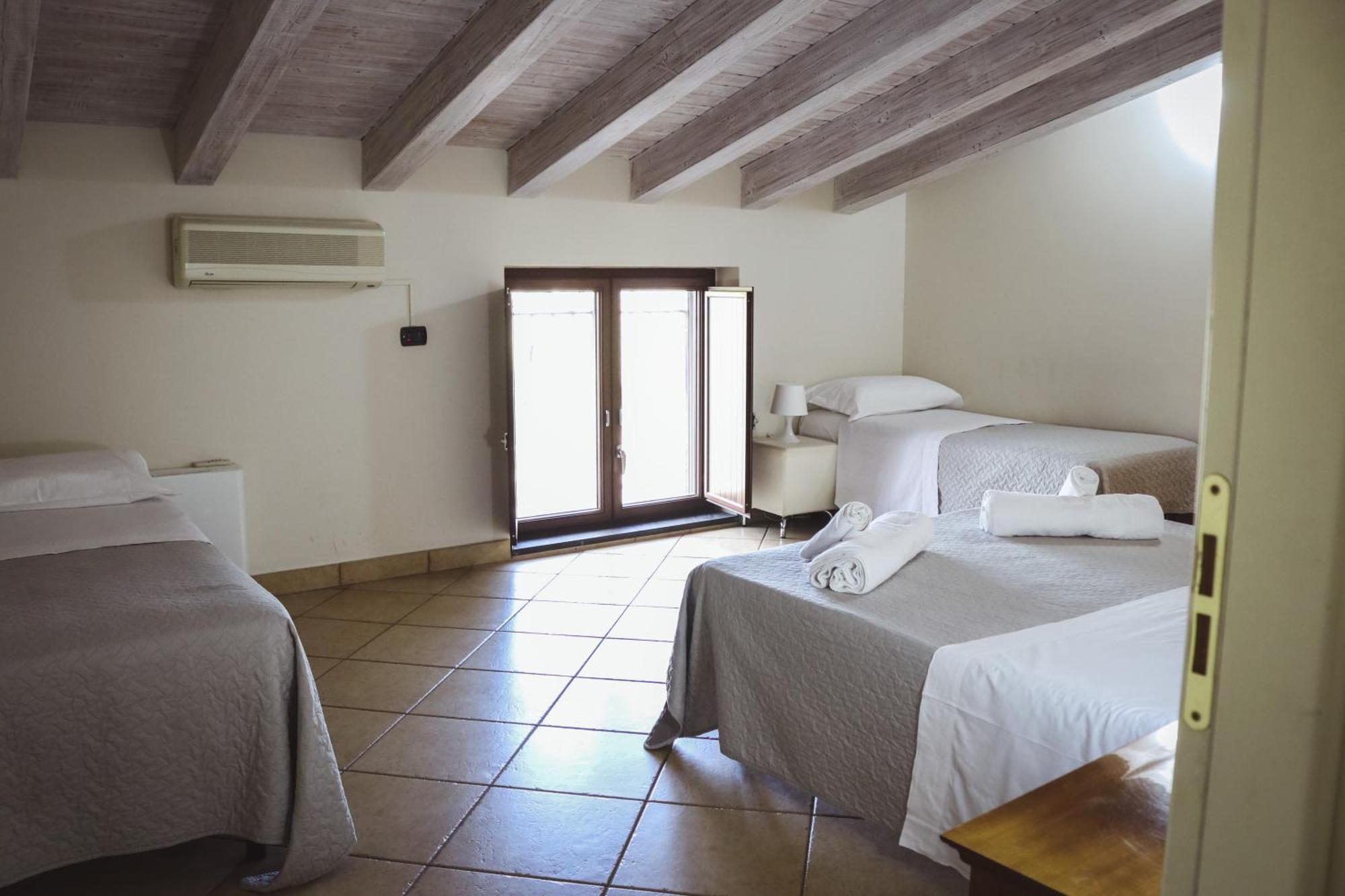 Hotel Ranch Simeto Paterno  Habitación foto